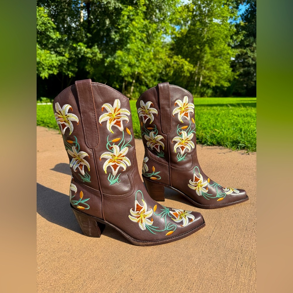 Sam Edelman lily leather cowboy boot 9